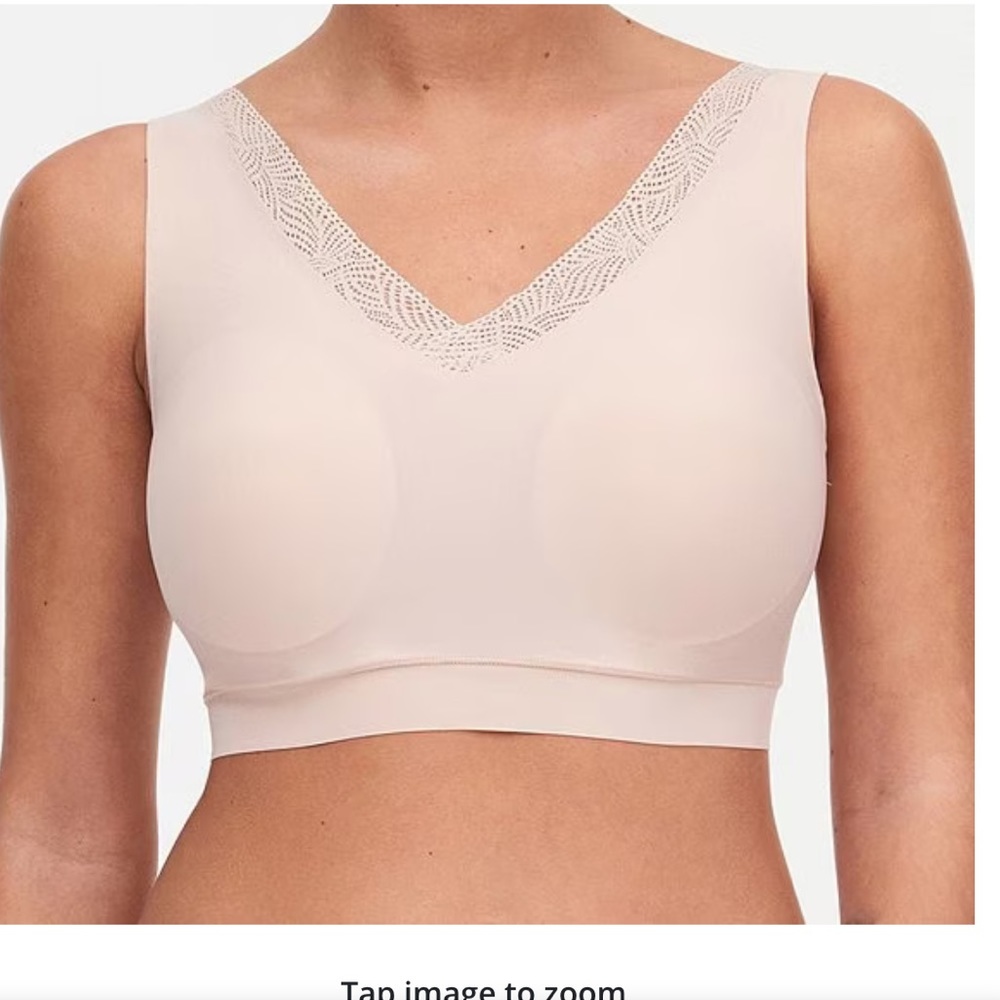 Chantelle Lingerie Soft Stretch Wireless Bra with lace